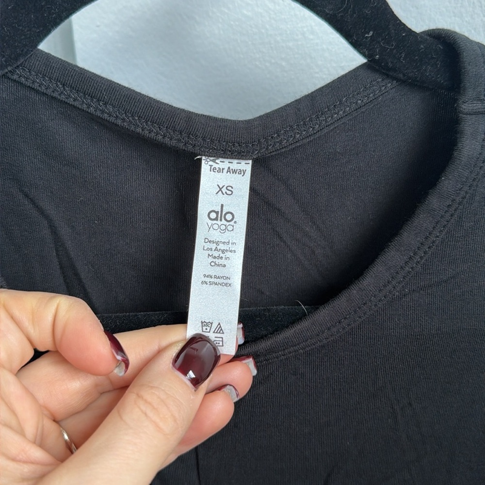 ALO Yoga Black Muscle Tee - Picture 2 of 3